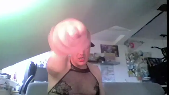 Bigthroaterboy Show in webcam