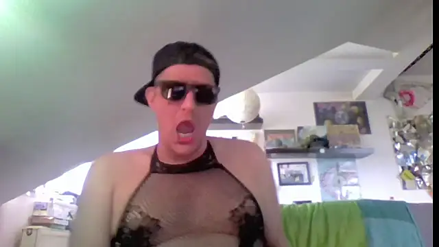 عرض كام Bigthroaterboy