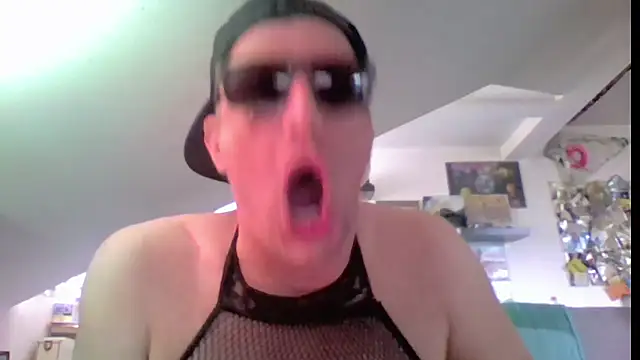 Bigthroaterboy Pertunjukan Webcam