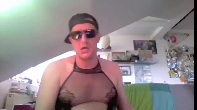 Bigthroaterboy's Webcam Show