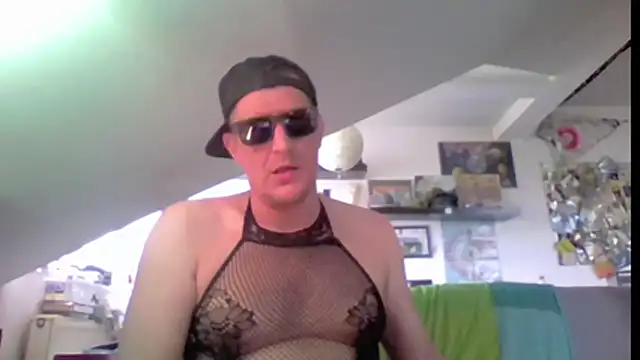 Bigthroaterboy Pertunjukan Webcam