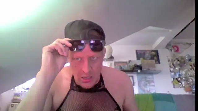 Show modela Bigthroaterboy na web-kameri