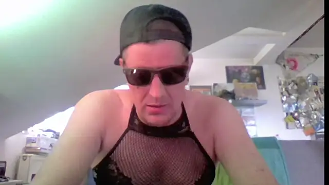 Bigthroaterboy's Webcam Show