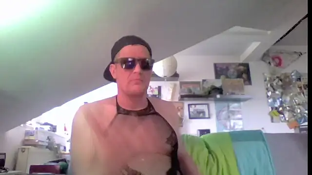 Bigthroaterboy Show Webcam