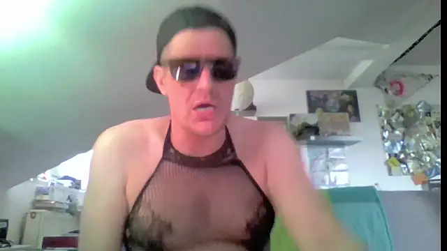 Pokazy przed kamerką – Bigthroaterboy