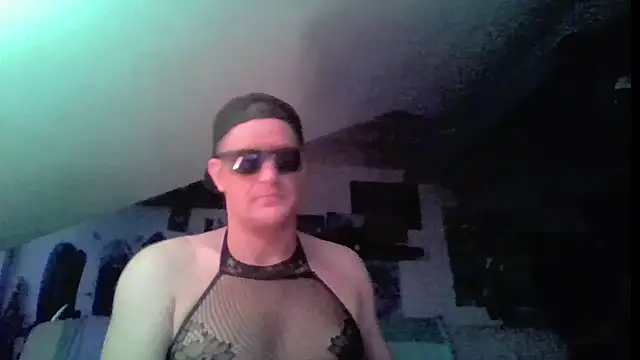 Bigthroaterboyn Webbikameraesitys