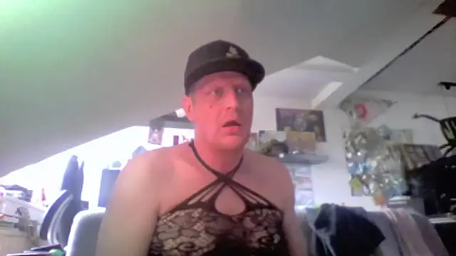 Bigthroaterboy's Webcam Show