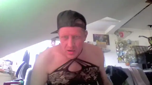 Bigthroaterboy's Webcam Show