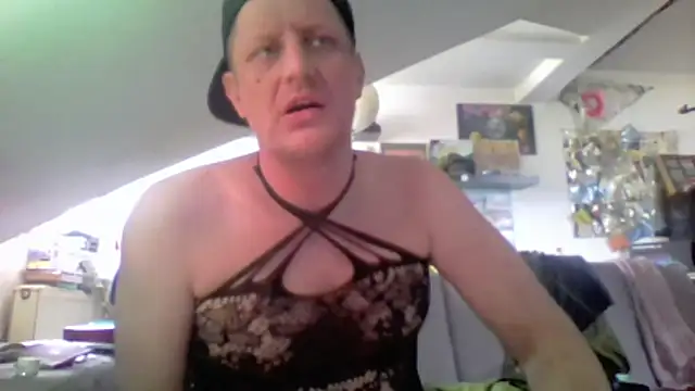 Bigthroaterboy Show Webcam