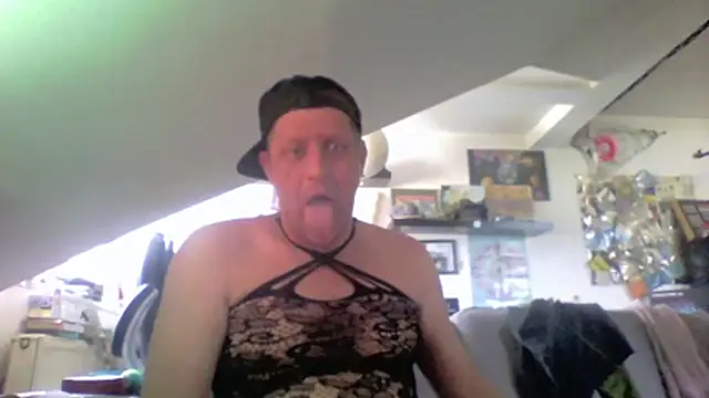 Bigthroaterboyn Webbikameraesitys