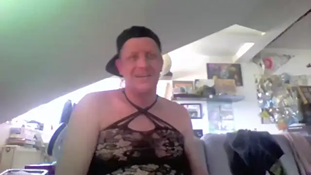 Bigthroaterboy's Webcam Show