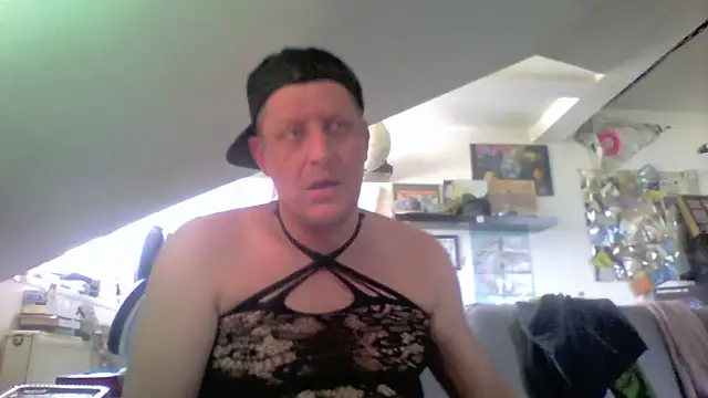Bigthroaterboyn Webbikameraesitys