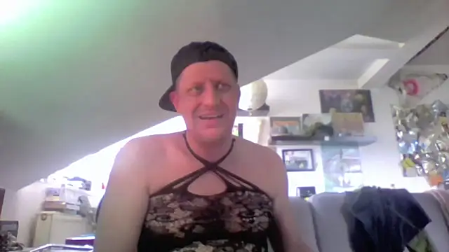 Bigthroaterboy Show in webcam