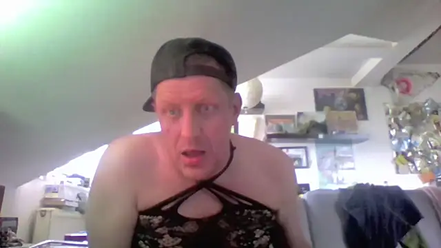 Bigthroaterboy's Webcam Show