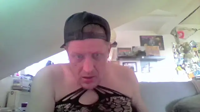 Bigthroaterboy's Webcam Show