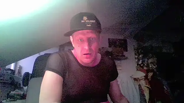 Bigthroaterboy's Webcam Show
