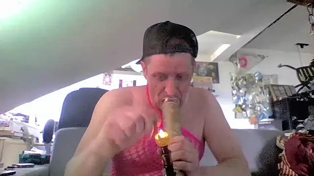 Bigthroaterboyn Webbikameraesitys