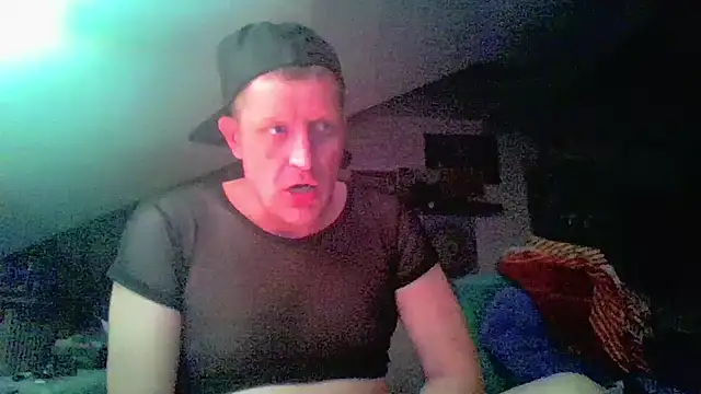 Bigthroaterboyn Webbikameraesitys