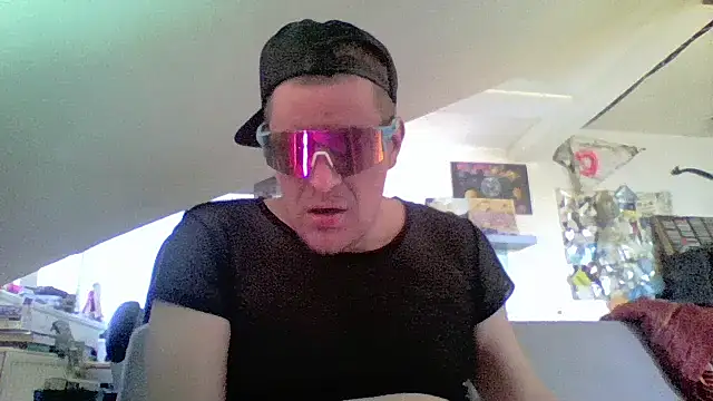 Pokazy przed kamerką – Bigthroaterboy
