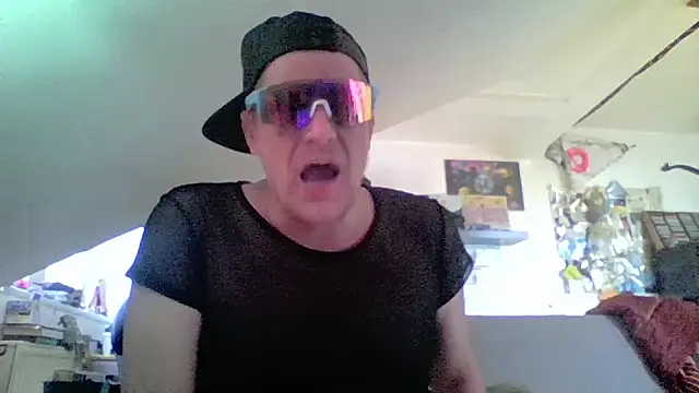 Bigthroaterboy Show in webcam
