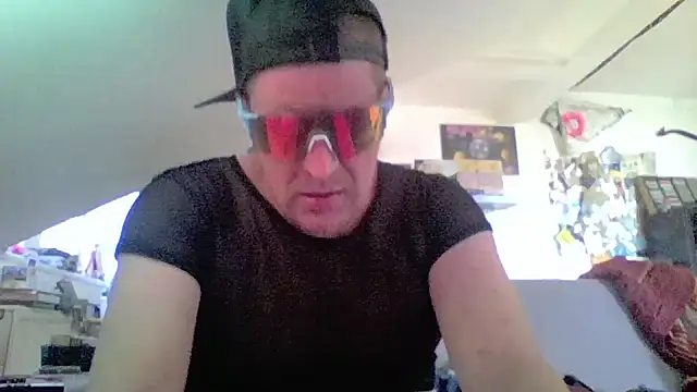 Bigthroaterboy webcam show