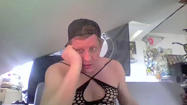 הופעת וובקאם של Bigthroaterboy