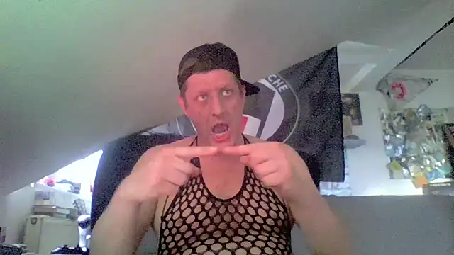 Bigthroaterboy's Webcam Show