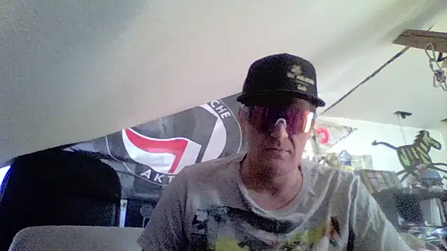 Bigthroaterboyn Webbikameraesitys