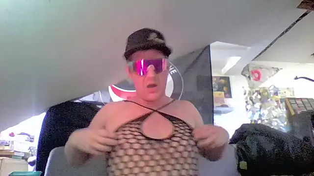 Show modela Bigthroaterboy na web-kameri
