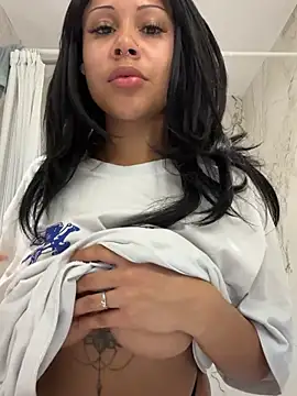HaileyDiana Show in webcam