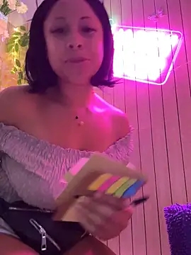 HaileyDiana's Webcam Show
