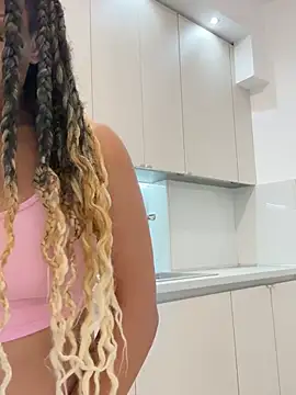 Chatroom XXX en direct de HaileyDiana