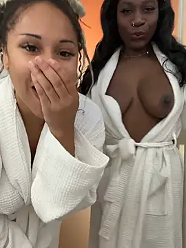 הופעת וובקאם של HaileyDiana