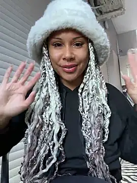 HaileyDiana Show in webcam