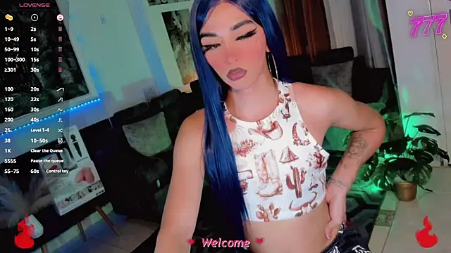 Baby_Aliz: διαδικτυακό σόου στην κάμερα
