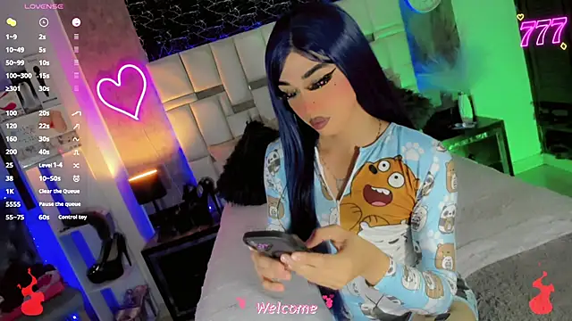 Baby_Aliz Show in webcam