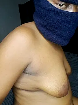 XXX chat uživo modela Petrossa