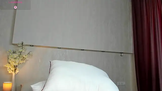 Erika_Carpenter's Live Chat Room