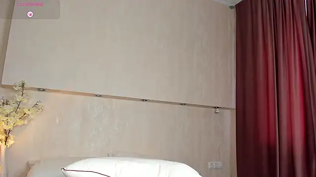 Erika_Carpenter's Live Chat Room