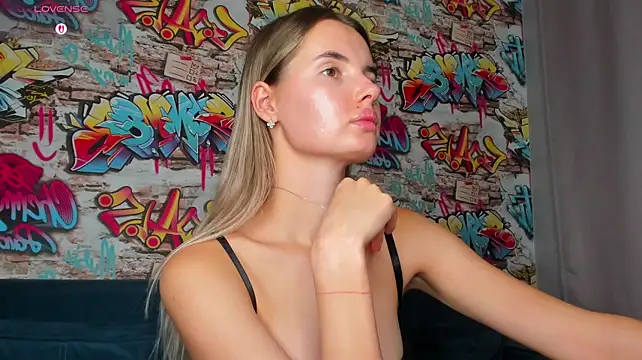 Erika_Carpenter's Live Chat Room