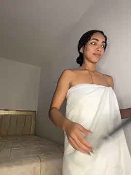nicoleebony1 Adlı Modelin Canlı XXX Sohbeti