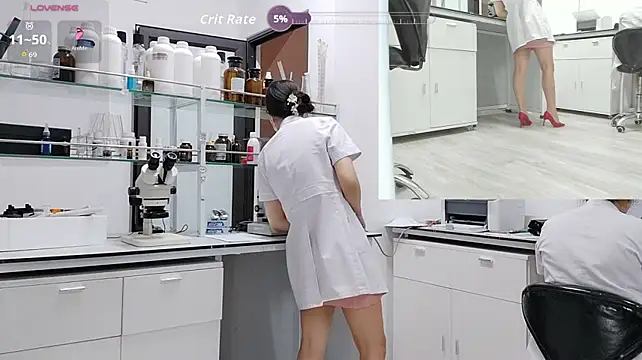 Lubeyou_KT: διαδικτυακό σόου στην κάμερα