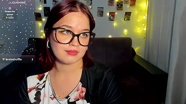 Chat +18 de AlicePopsy ao vivo