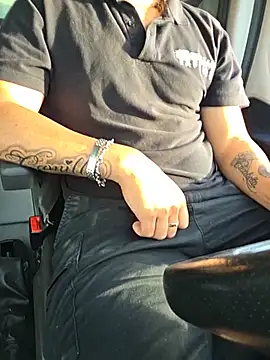 passivello98xxx 网络视讯表演
