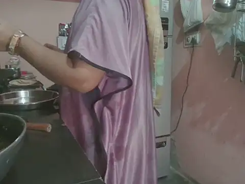 Show modela Desi_couple85 na web-kameri