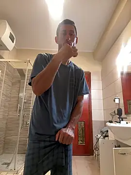 Gionnytav's Webcam Show