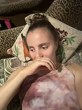 AlisaKissss Adlı Modelin Canlı XXX Sohbeti