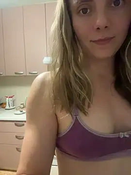 AlisaKissss' Live XXX Chat