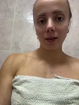 AlisaKissss: διαδικτυακό σόου στην κάμερα