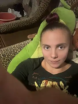 AlisaKissss Adlı Modelin Canlı XXX Sohbeti